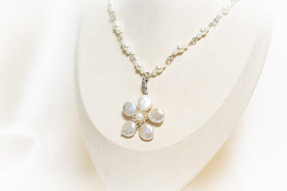 Flower Pearl Necklace