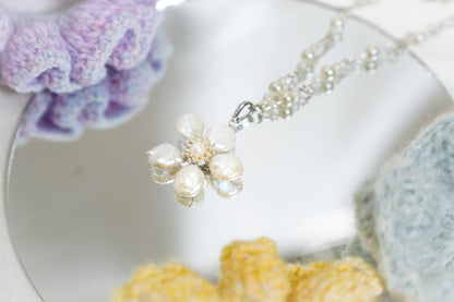 Flower Pearl Necklace